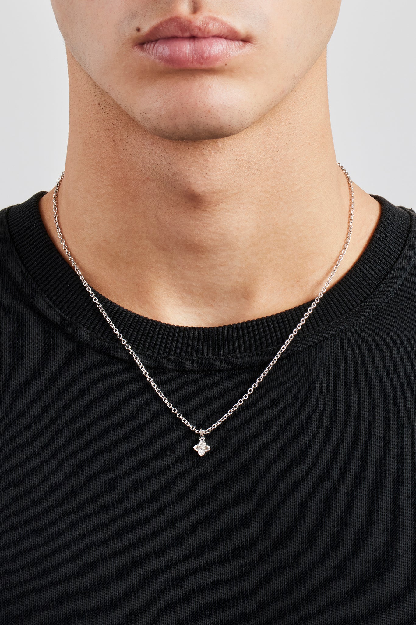 Halskette mit poliertem Motivanhänger – 8 mm